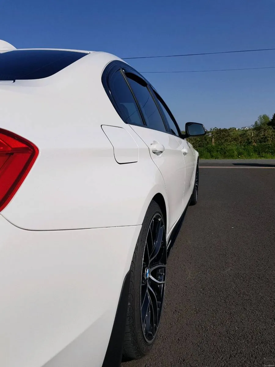 2013 BMW 320 - Image 3