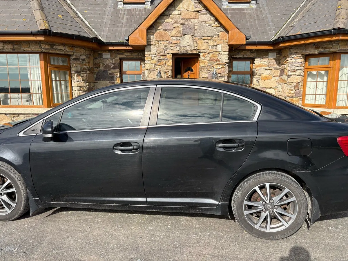 Toyota Avensis - Image 2