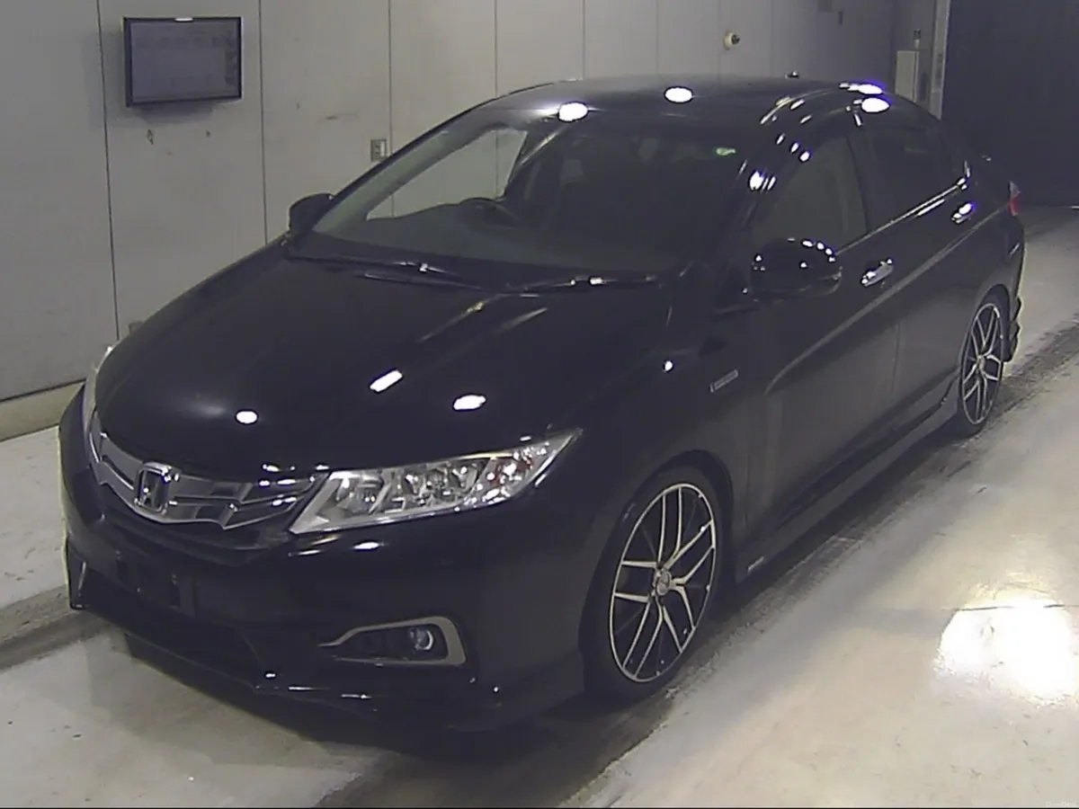 2015 Honda Grace 1.5 Hybrid HIGH SPEC - Image 1
