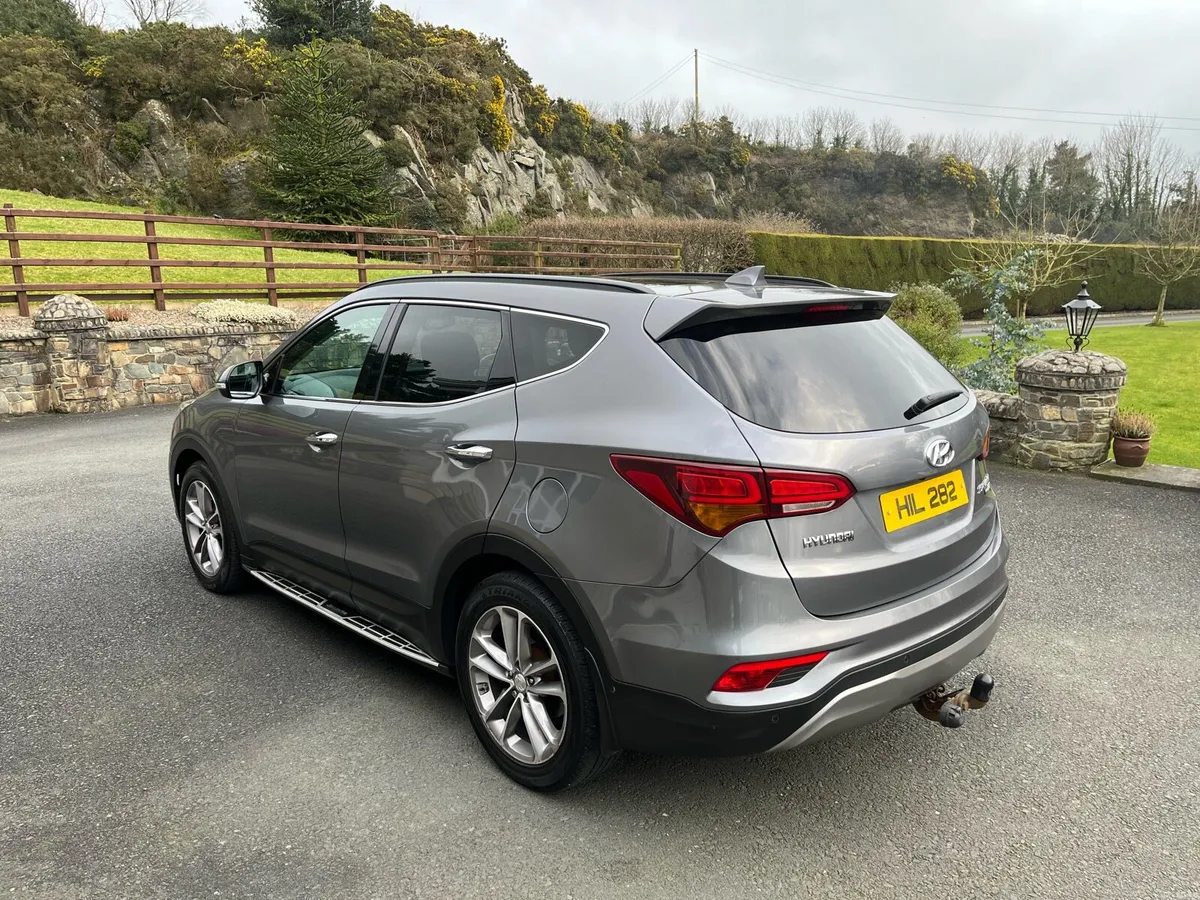 Hyundai Santa Fe 2017 - Image 4