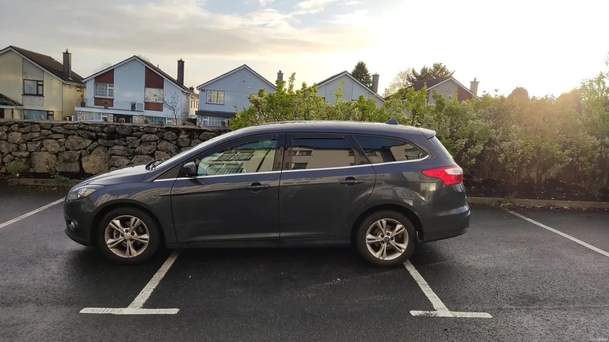 Ford Focus 2013 - Image 2