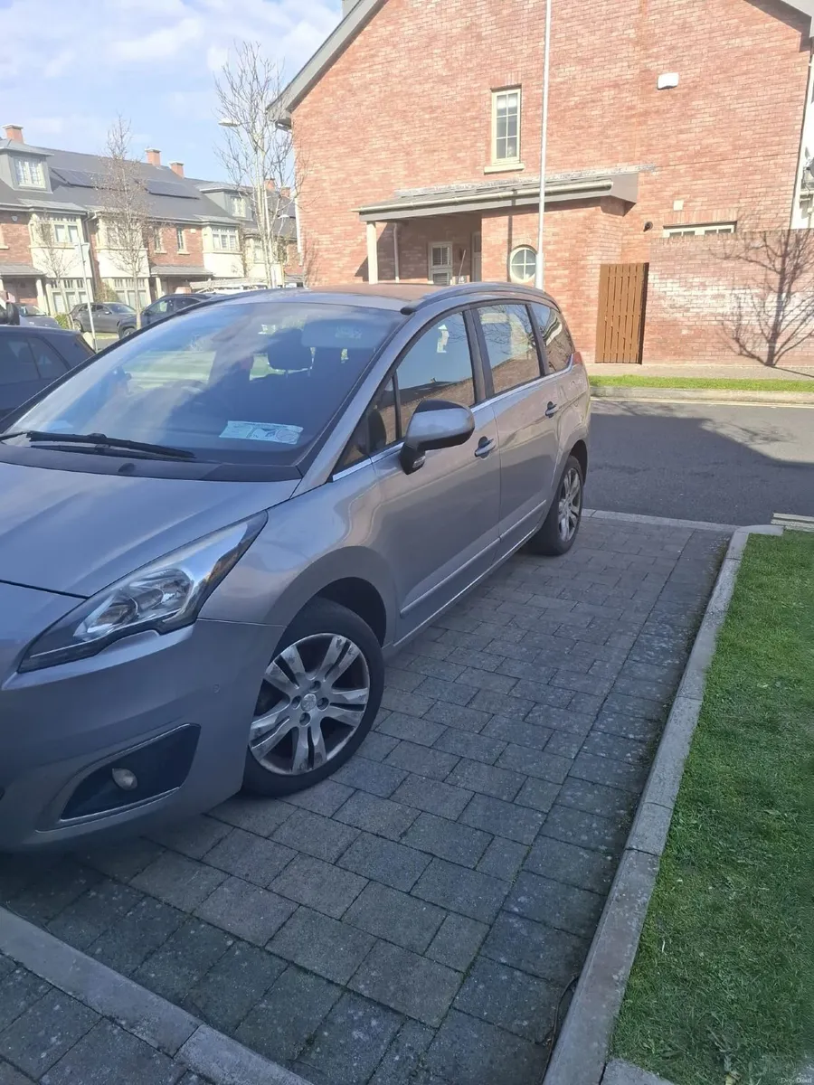 Peugeot 5008 2016 - Image 1