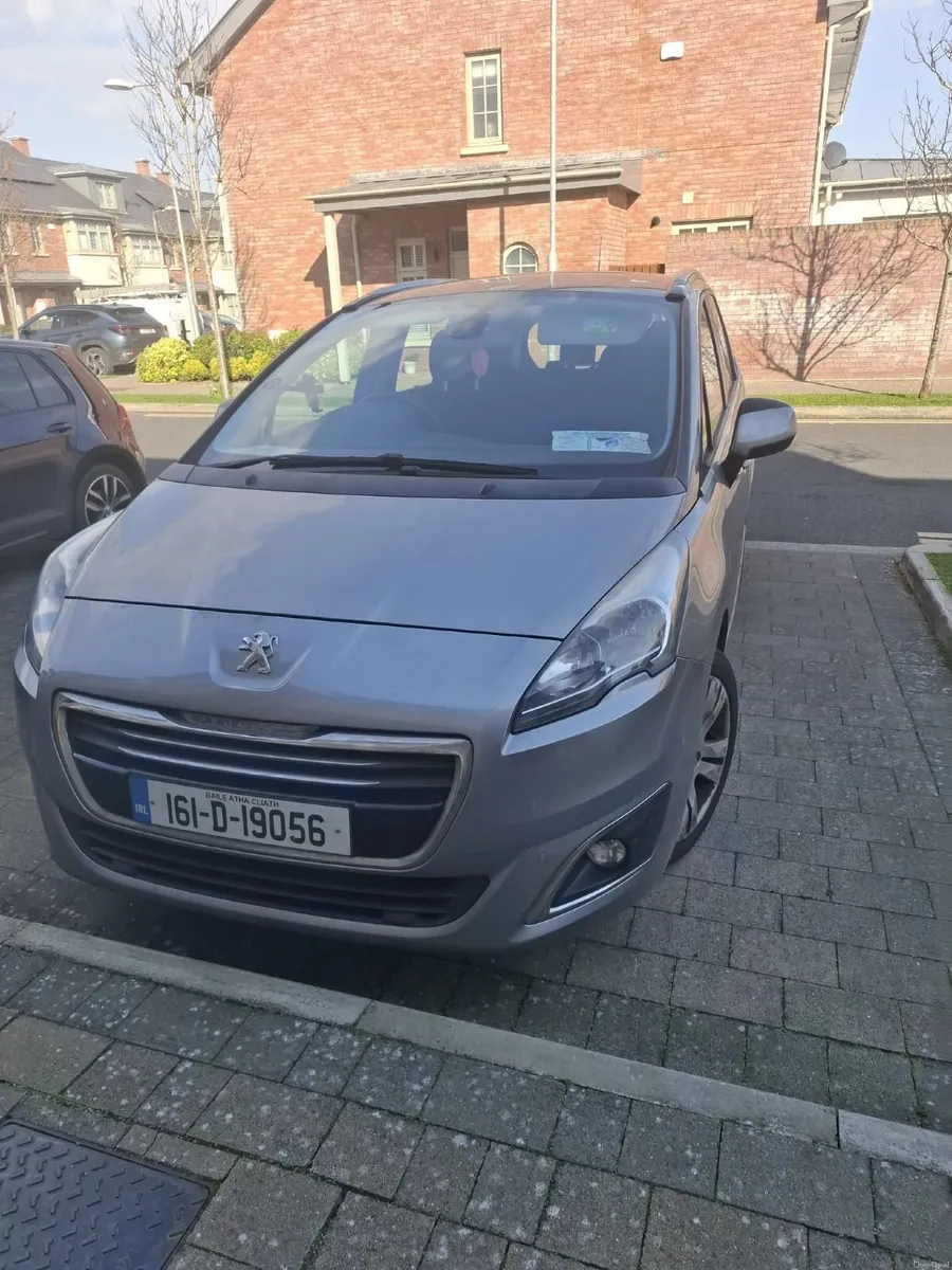 Peugeot 5008 2016 - Image 2