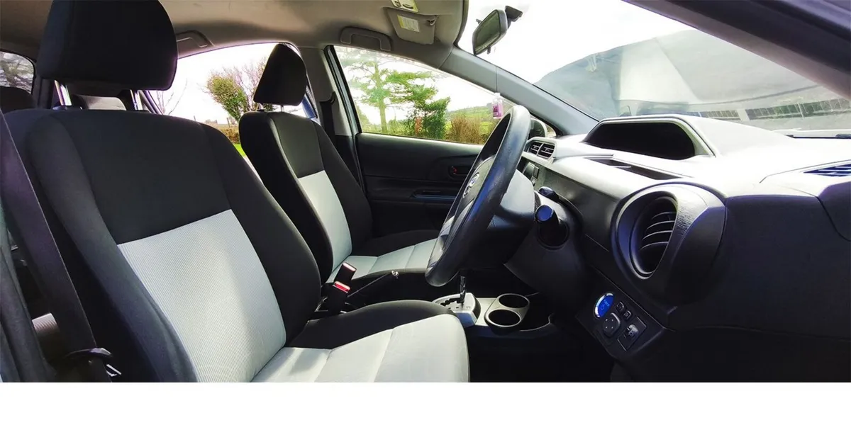 Toyota Aqua 2014 - Image 3