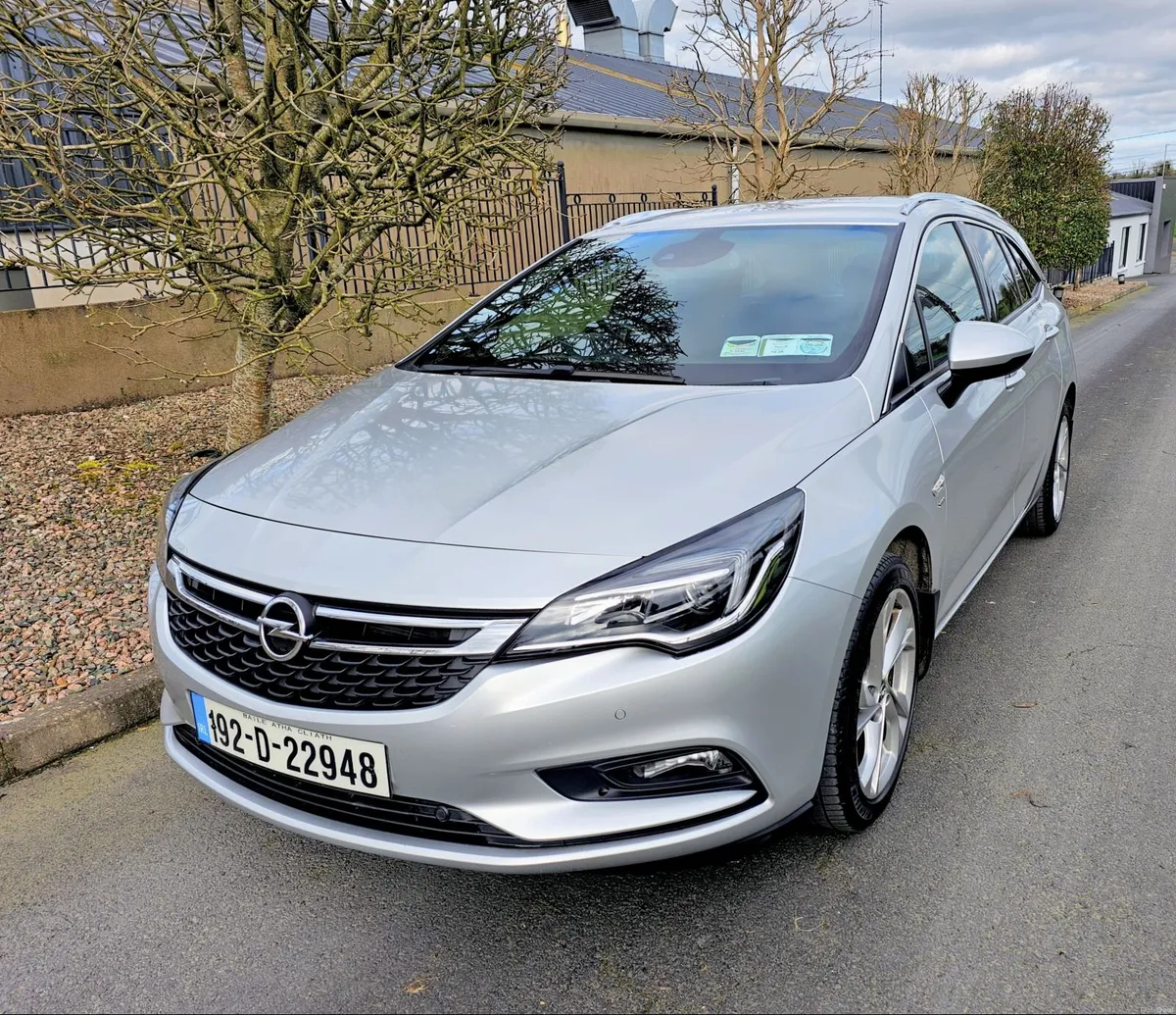 192 Opel Astra SRI  diesel 136BHP,  Sat Nav - Image 2