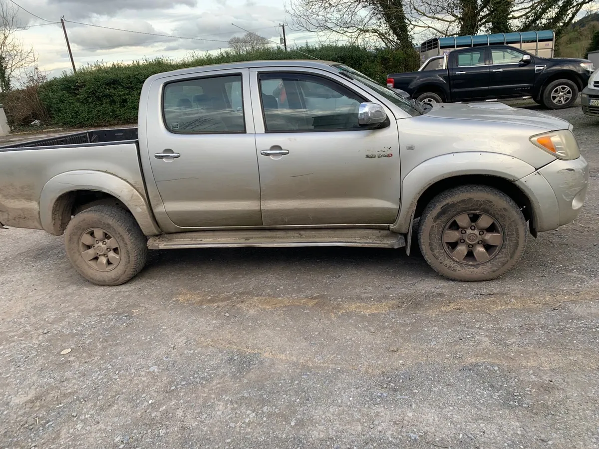 Toyota Hilux 2009 - Image 3