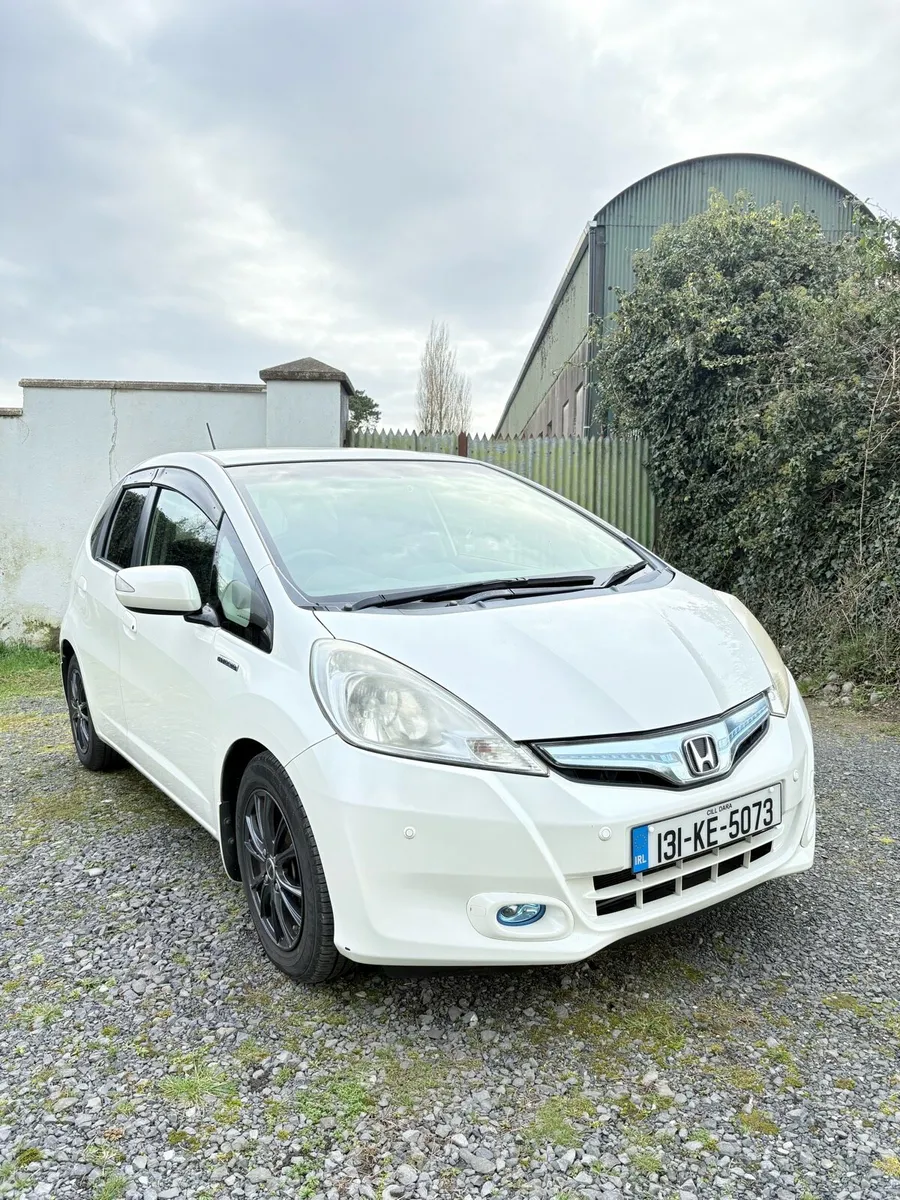 Honda Fit / Jazz 1.3 Hybrid Automatic - Image 3