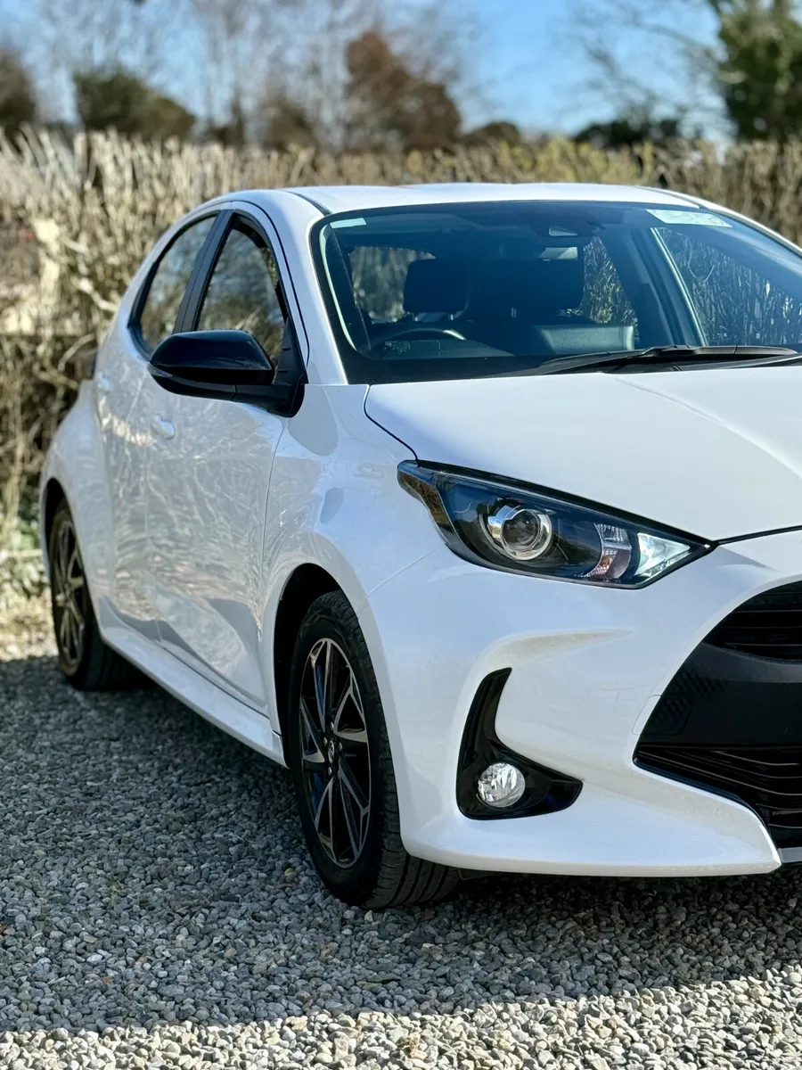 2023 Toyota Yaris 1.5 Hybrid Luna Automatic - Image 4
