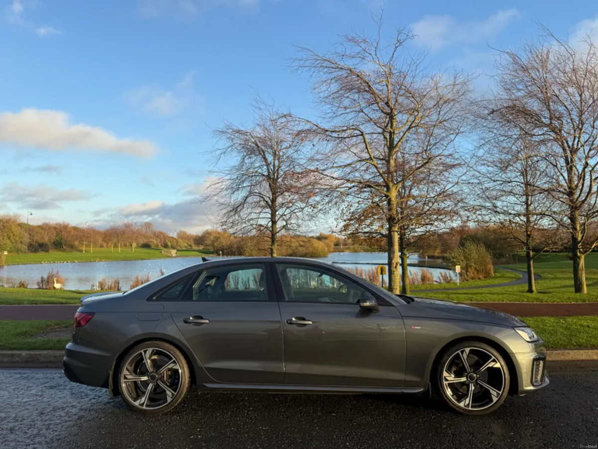 Audi A4 BLACK EDITION 35 TDI 163BHP SLINE S-TRONIC - Image 3