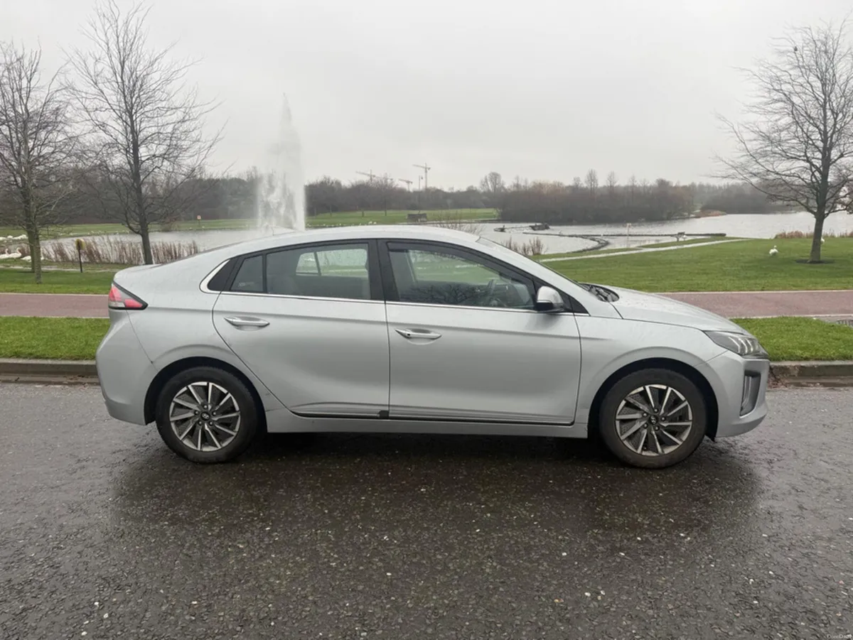 Hyundai IONIQ PREMIUM EV 134BHP 5DR AU AUTO - Image 3