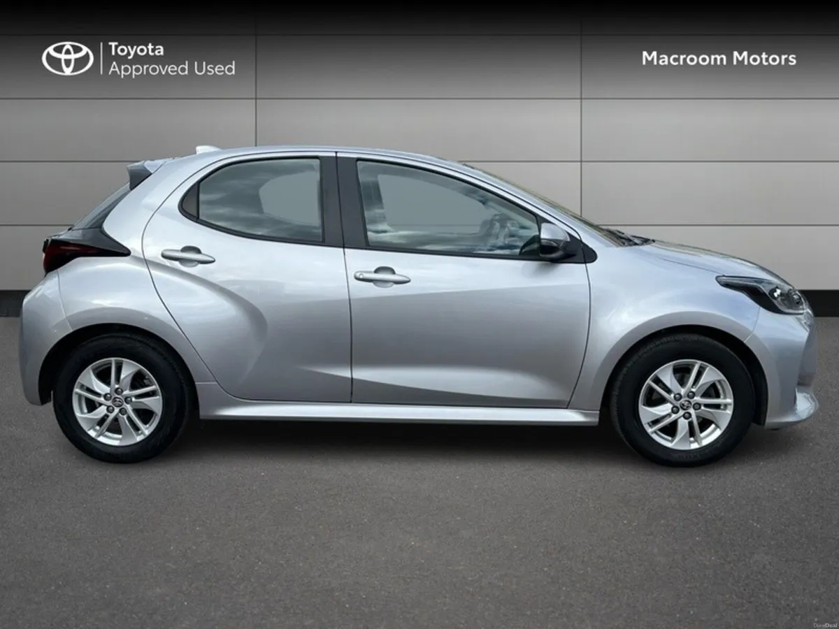 Toyota Yaris YARIS 1.5 LUNA - Image 3