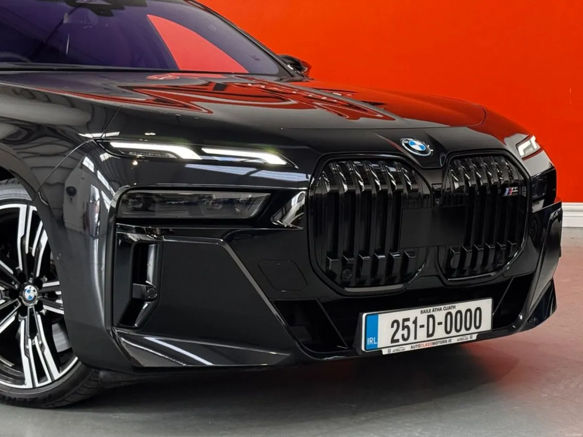 BMW 7-Series M760E XDRIVE - Image 4