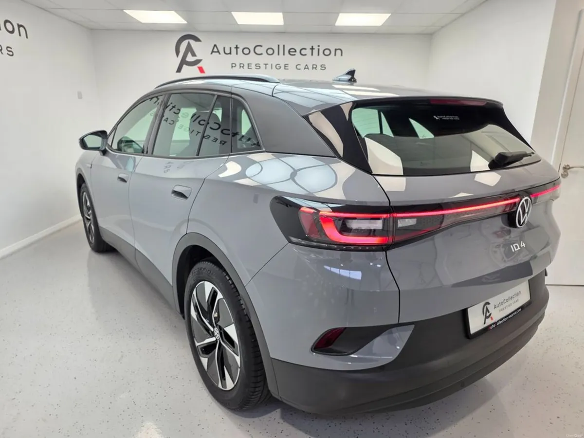 Volkswagen ID.4 **ONLY 21 KM**PURE LIFE**52KWH** - Image 2