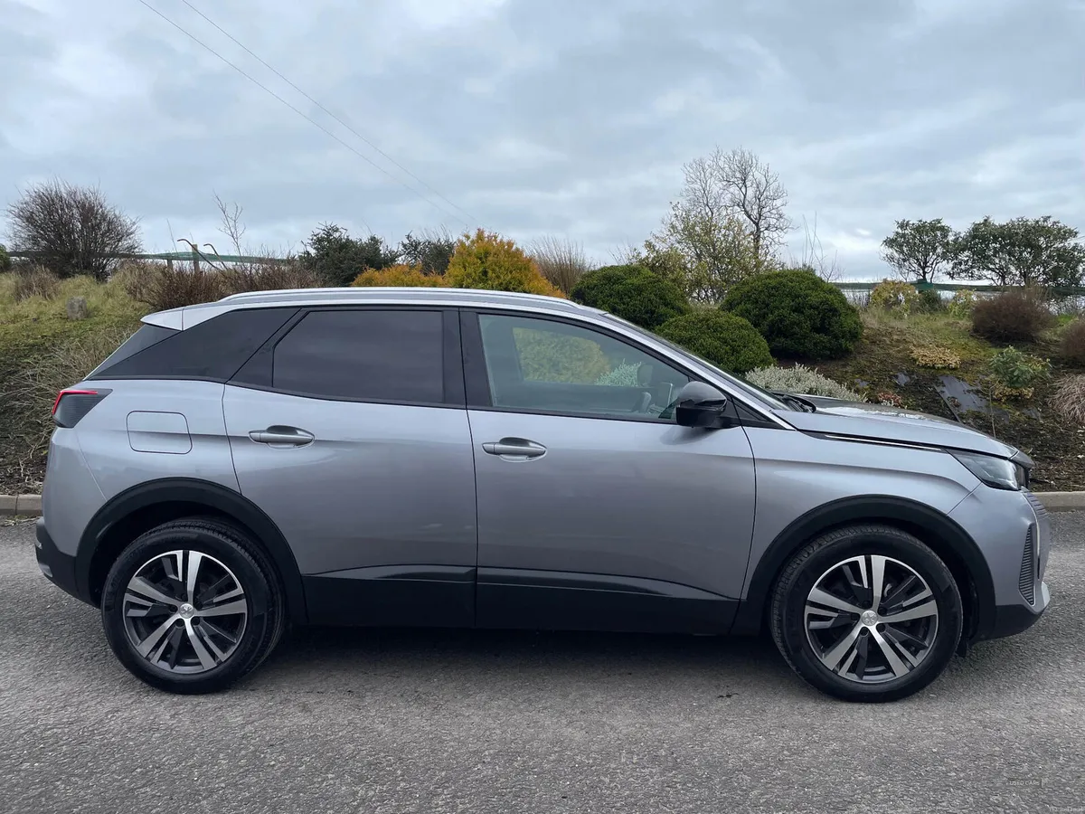 Peugeot 3008 DIESEL ESTATE - Image 3