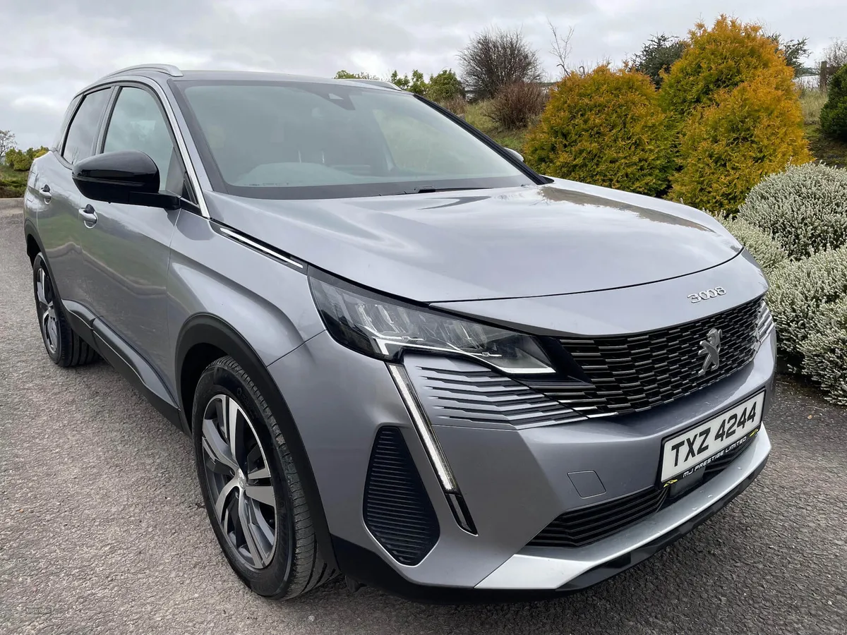 Peugeot 3008 DIESEL ESTATE - Image 4