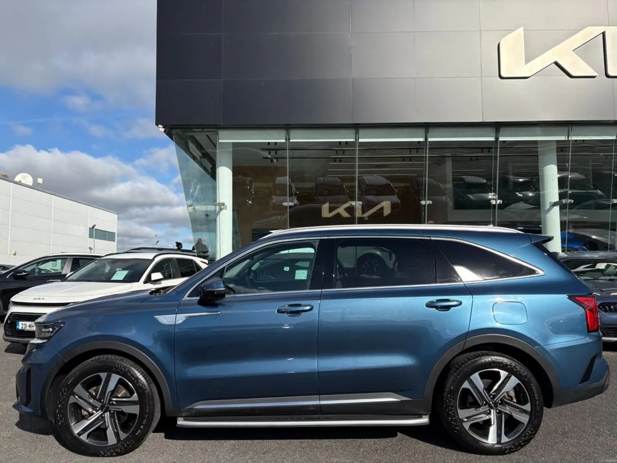 Kia Sorento 1.6 K4 Plug in hybrid ( 7 Seats ) - Image 3