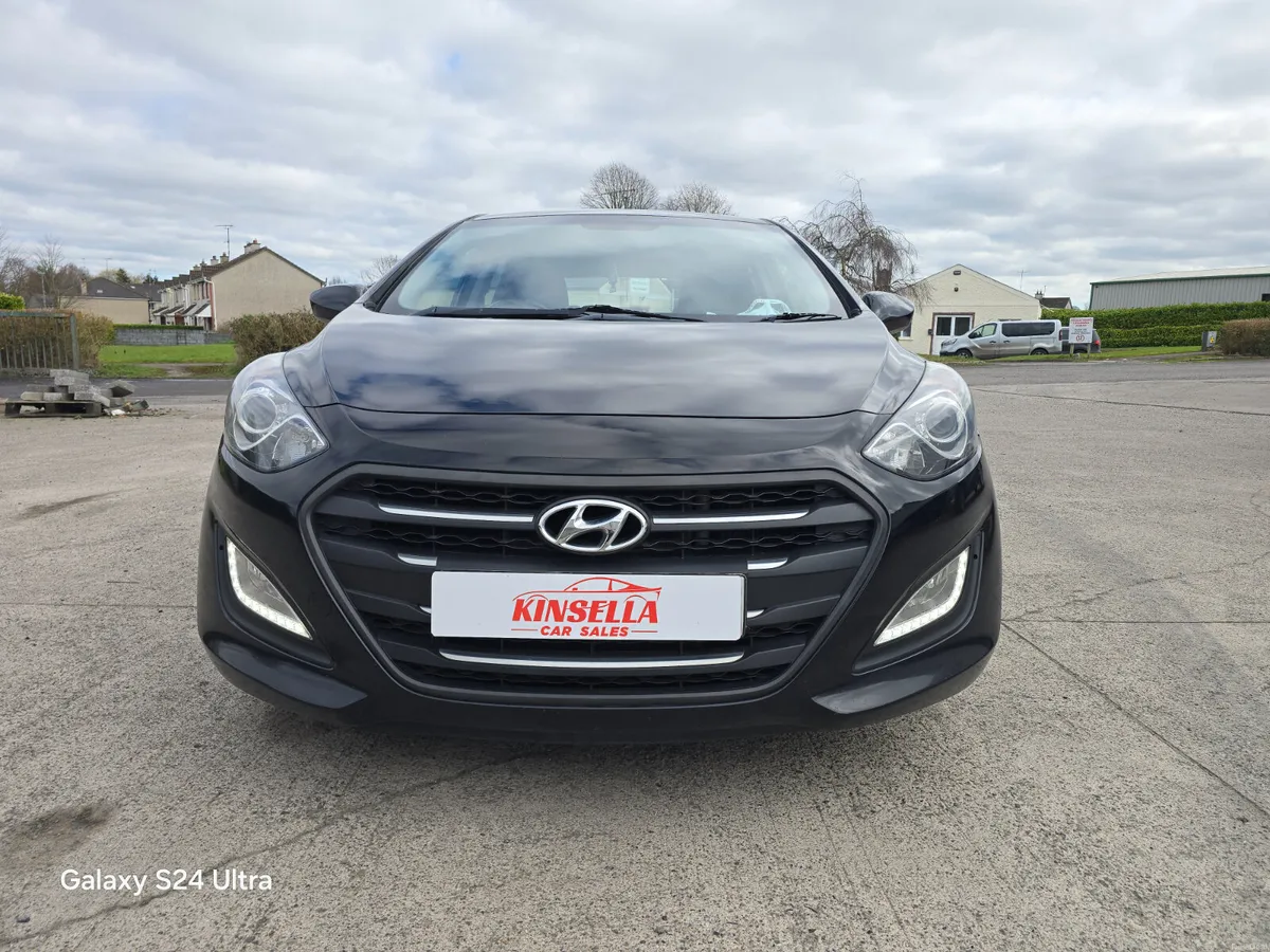 Hyundai i30 Deluxe 1.6 diesel 2016 - Image 2
