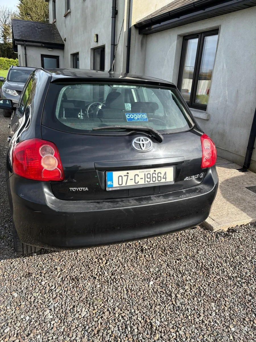 Toyota Auris 2007 - Image 2