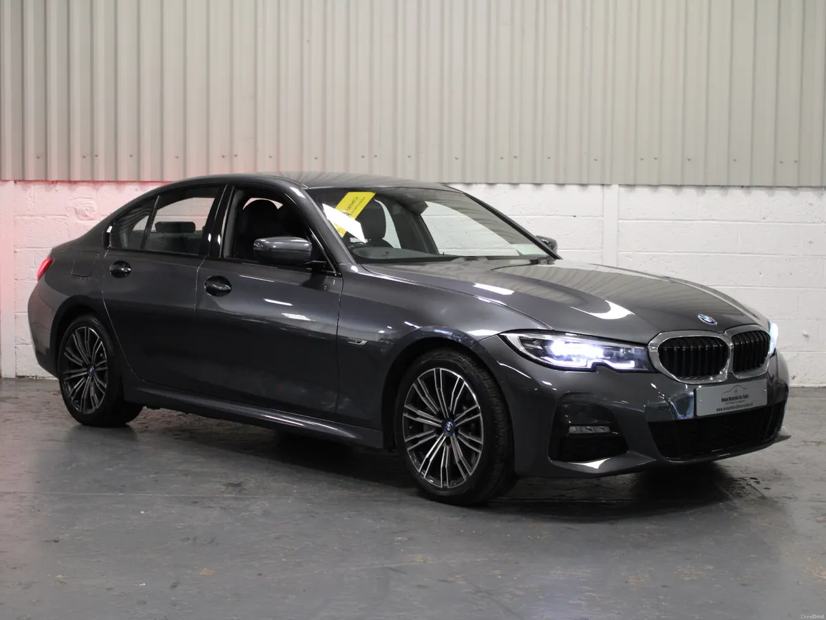 BMW 3-Series 2022 - Image 4