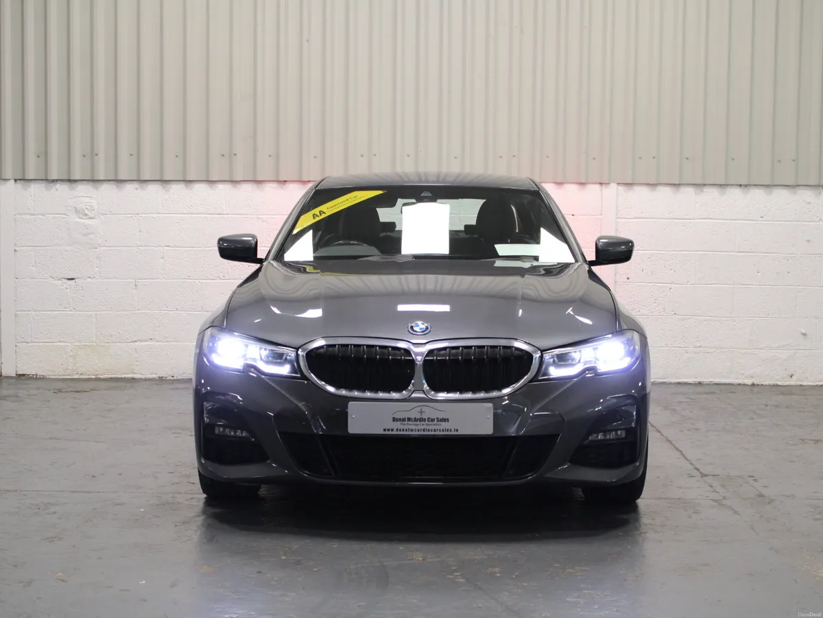 BMW 3-Series 2022 - Image 2
