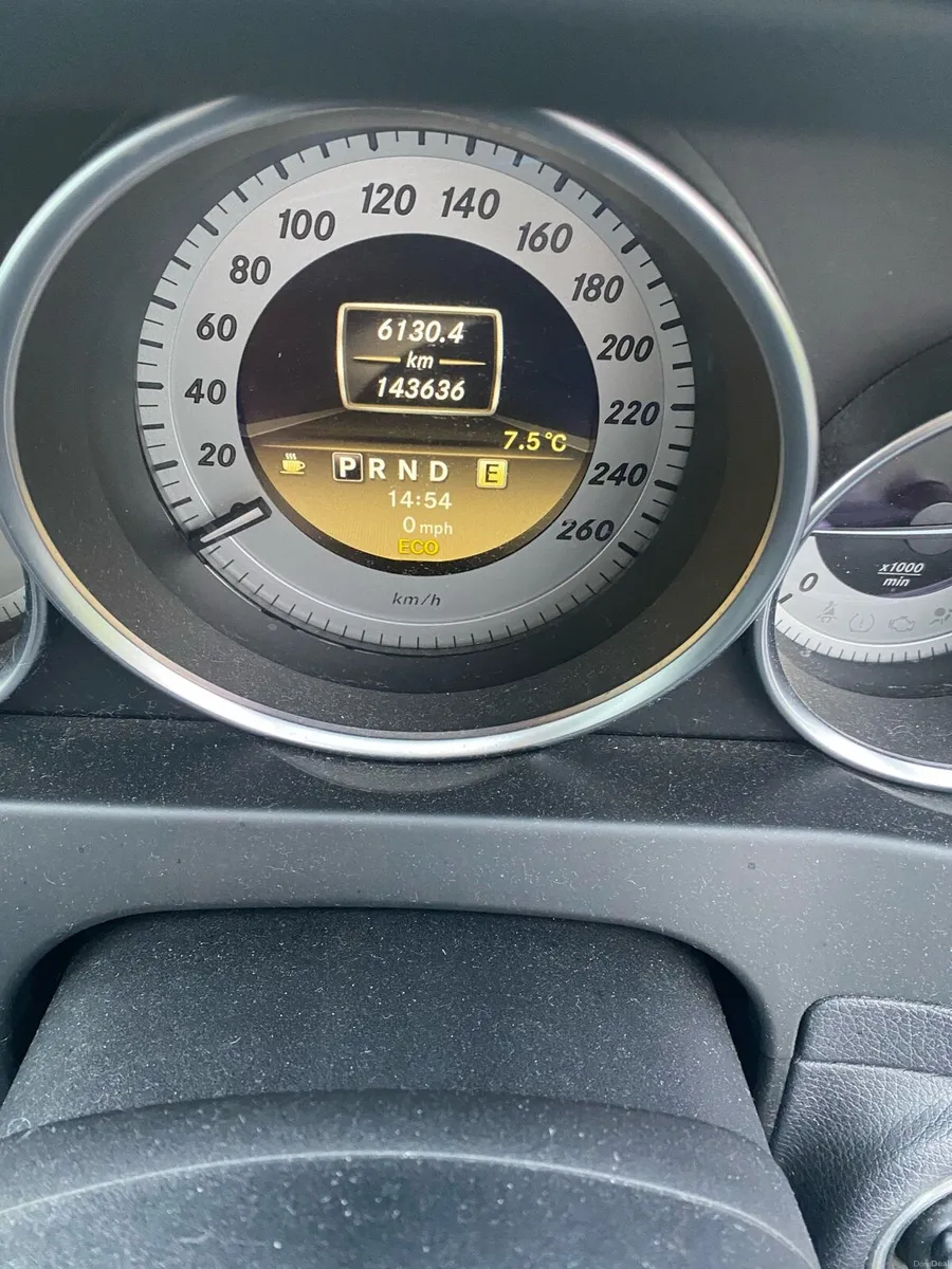 Mercedes Benz C-Class Coupe Automatic - Image 4