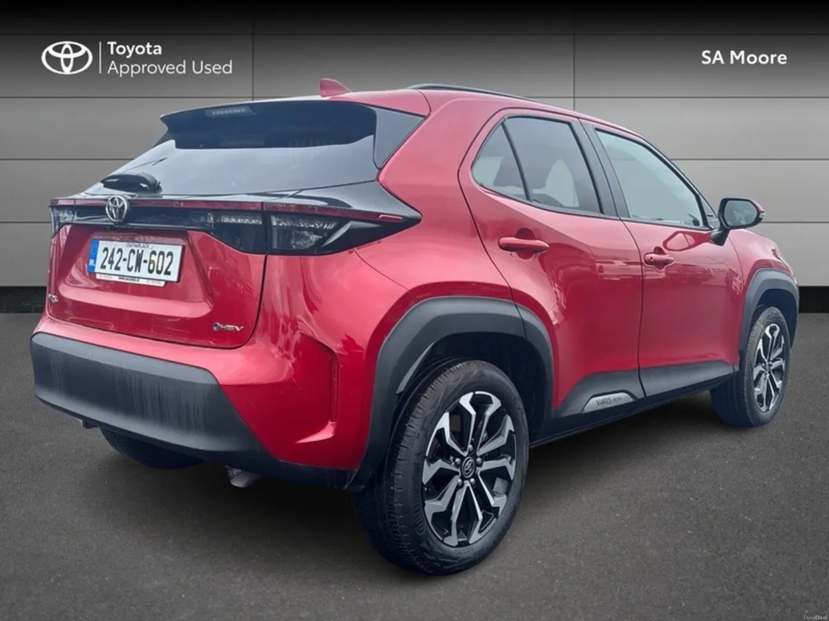 Toyota Yaris Cross HYBRID LUNA SPORT - Image 2