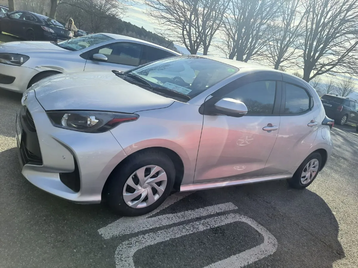 Toyota Yaris 1.5 HYBRID - New Shape - 2 Yrs NCT - Image 3