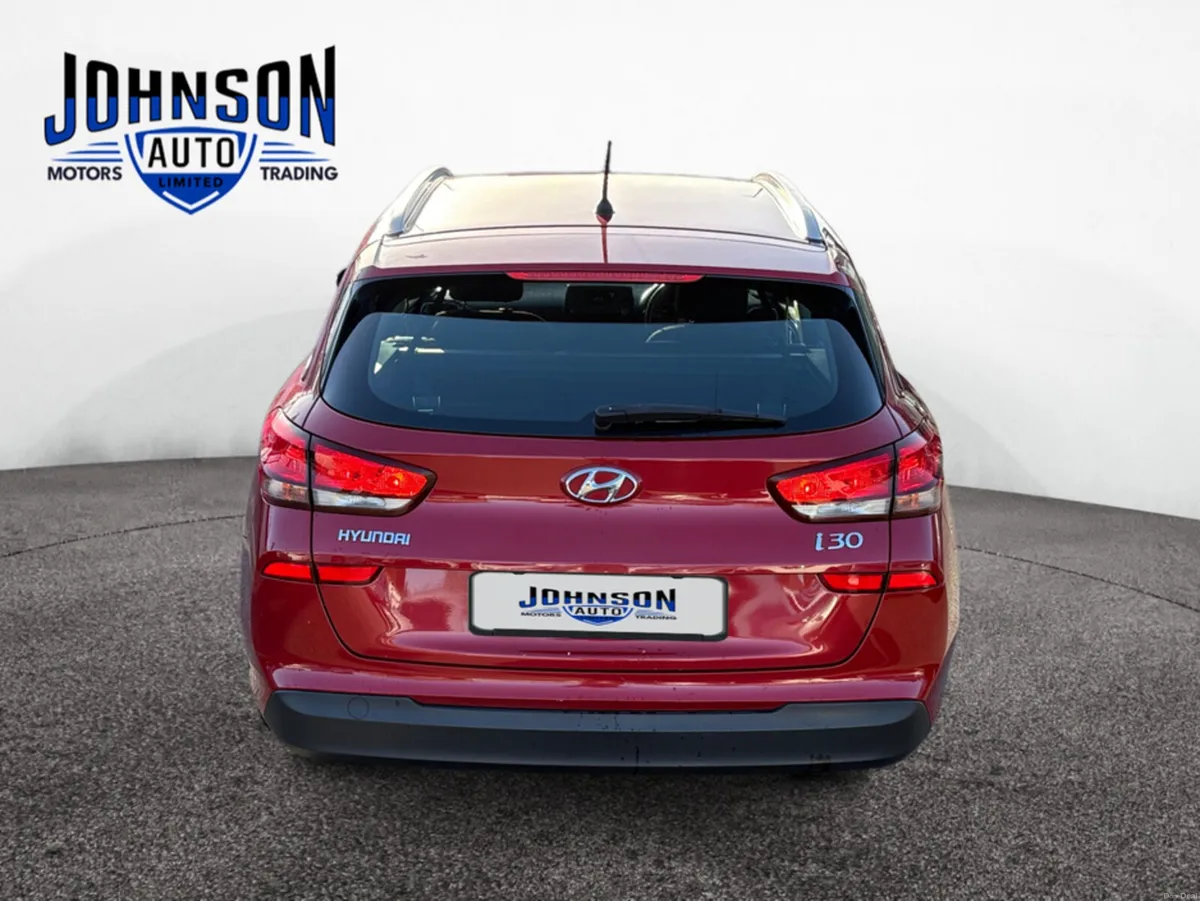 Hyundai i30 I 30 TOURER DELUXE 5DR DIESEL - Image 2