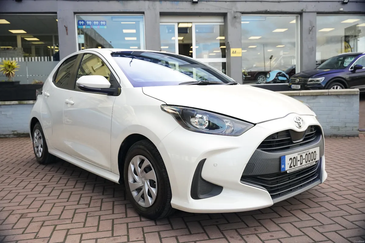 1.0 SPORT 5DR HATCHBACK AUTOMATIC // IMMACULATE CO - Image 2