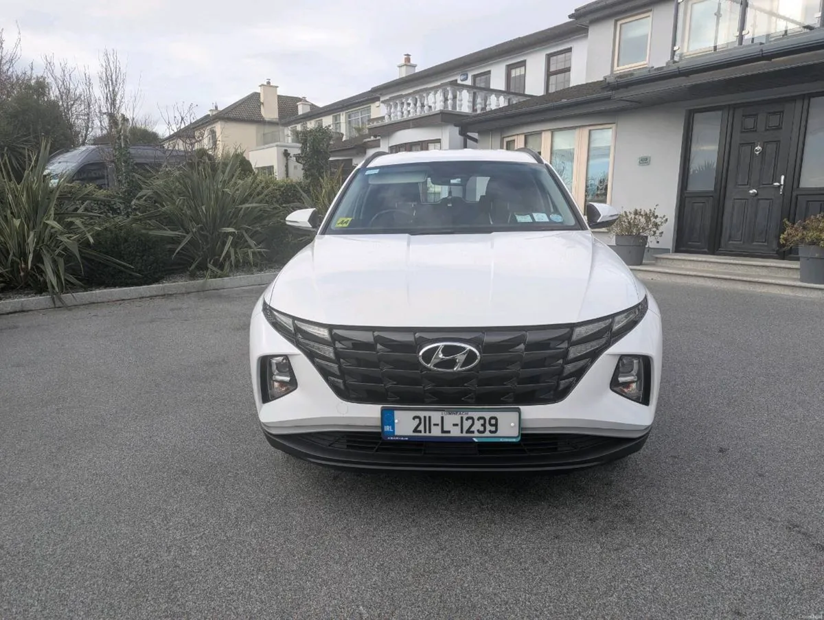 2021 Hyundai Tucson 1.6L Hybrid Executive Trim - Image 3