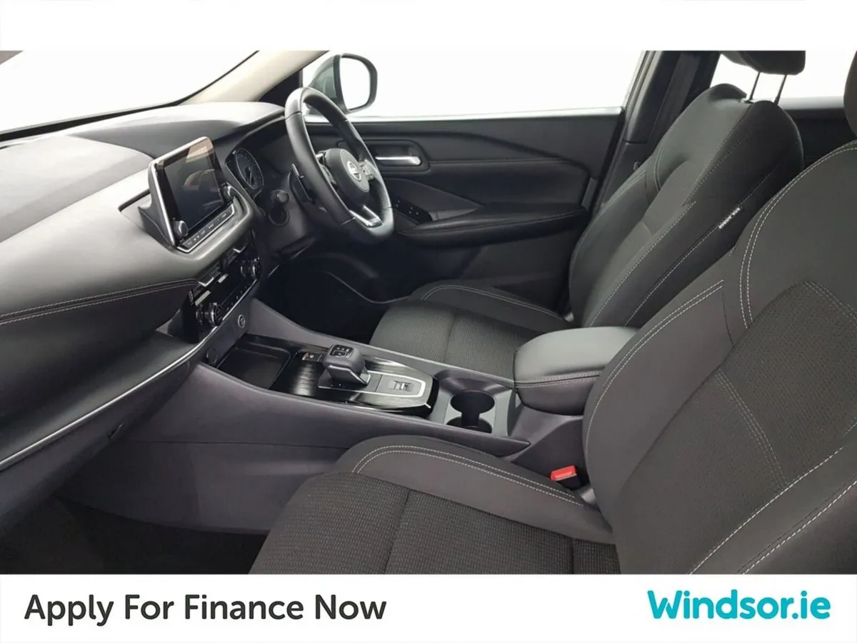 Nissan Qashqai 1.3 PET MILD HYBRID SV CVT - Image 4