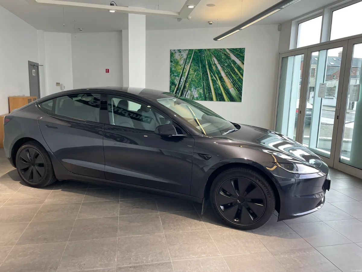 Tesla Model 3 2025 - Image 6