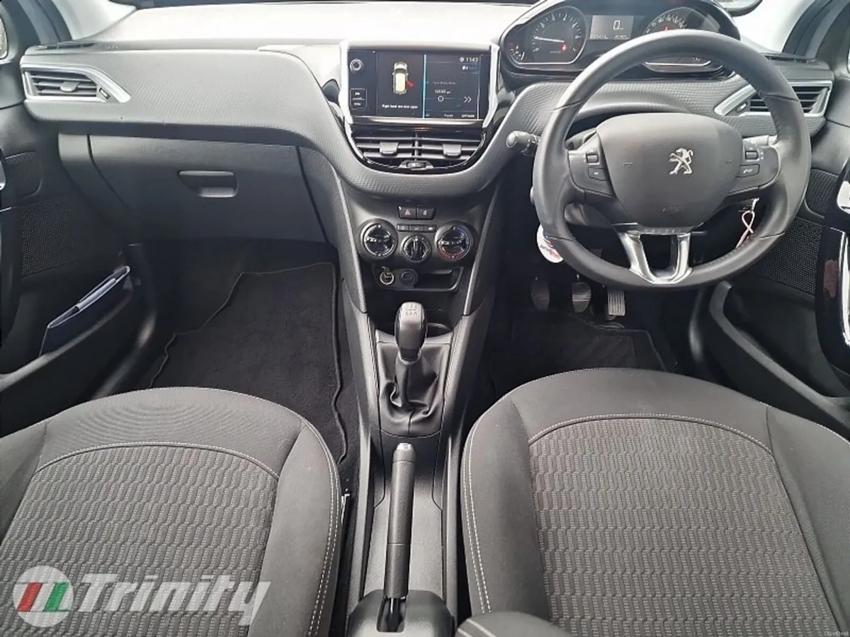 Peugeot 208 ** REAR PARKING SENSORS ** 1.2 PURETEC - Image 2