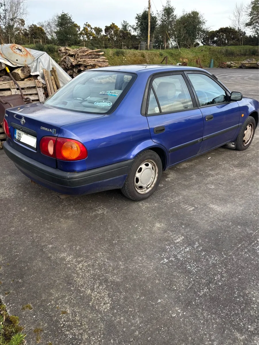 Toyota Corolla Saloon 1998 - Image 2