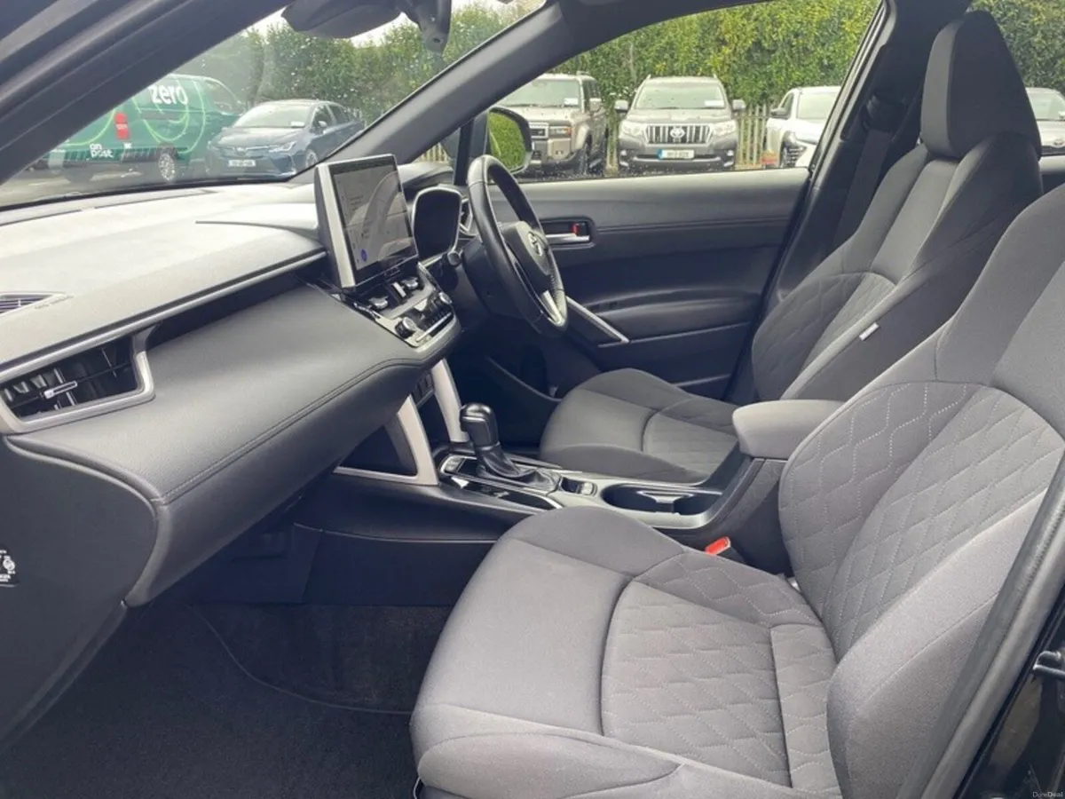 Toyota Corolla Cross Hybrid Sport 2.0 - Image 6