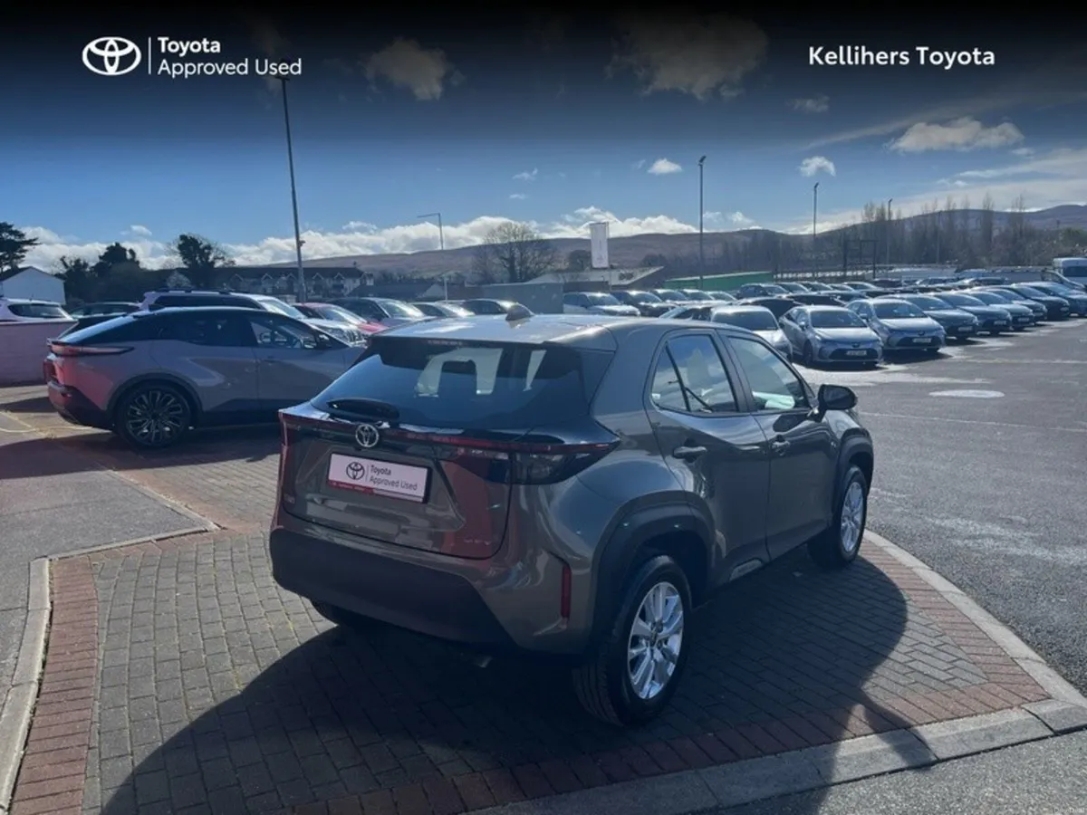 Toyota Yaris Cross HYBRID ELECTRIC ICON - Image 2