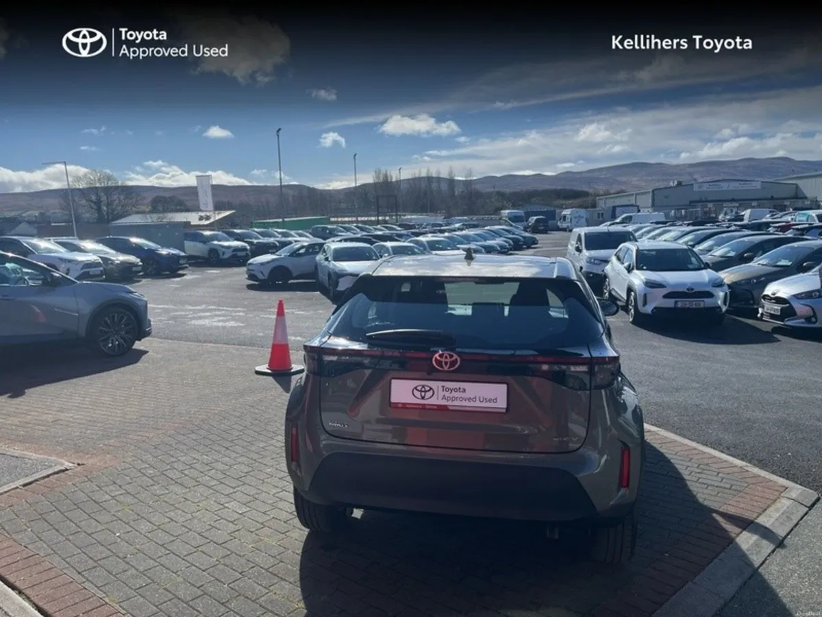 Toyota Yaris Cross HYBRID ELECTRIC ICON - Image 4