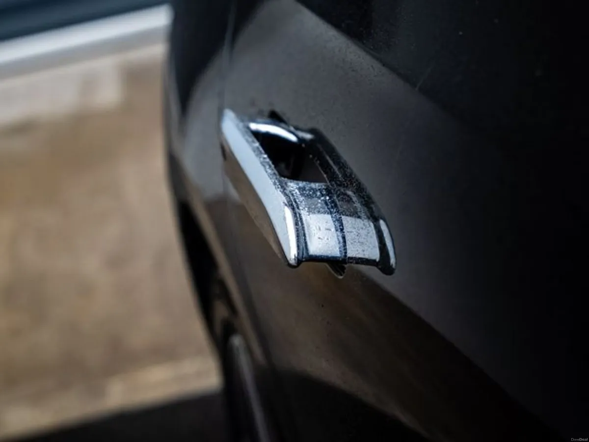 Mercedes-Benz E-Class E 220 D AMG LINE - Image 3