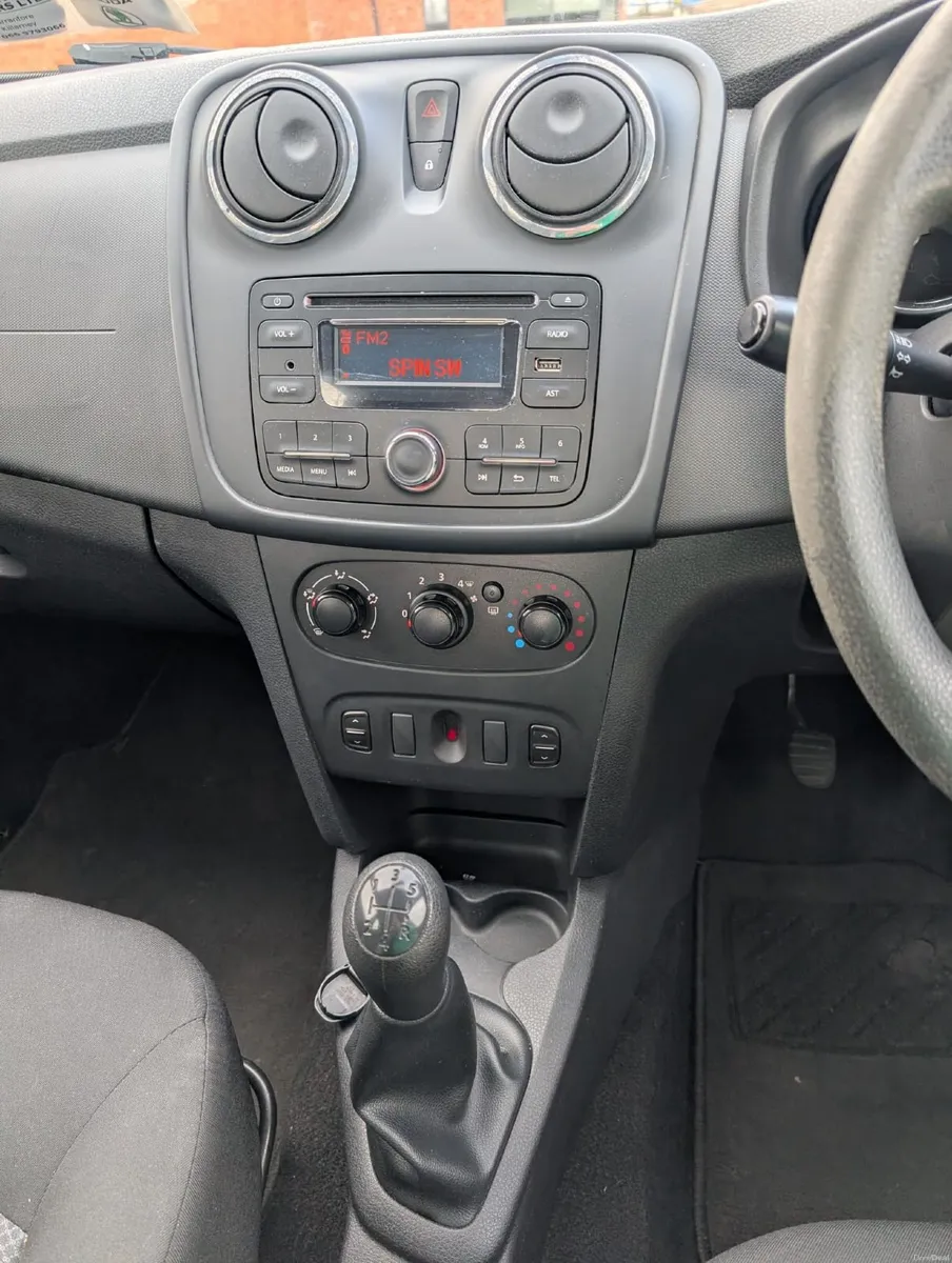 Dacia Sandero 2016 - Image 2