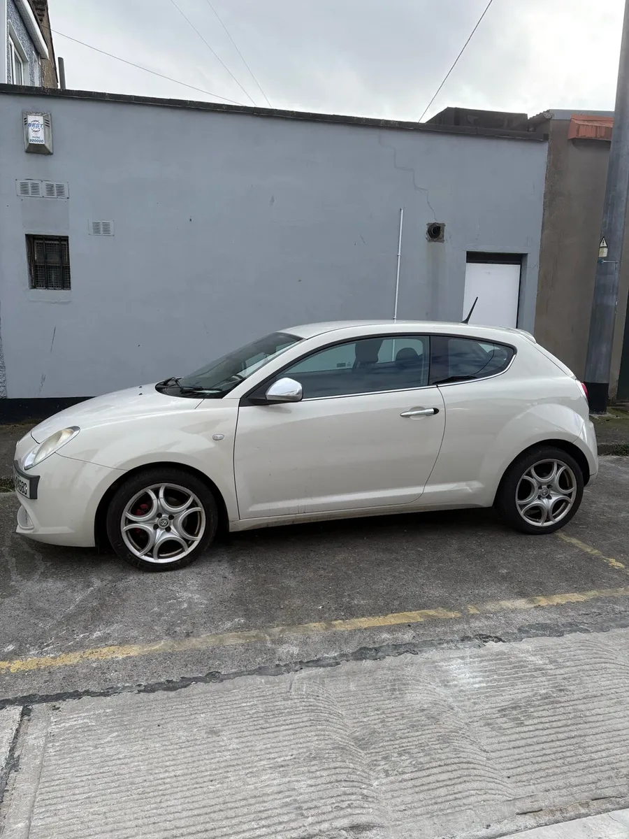 Alpha Romeo mito - Image 2