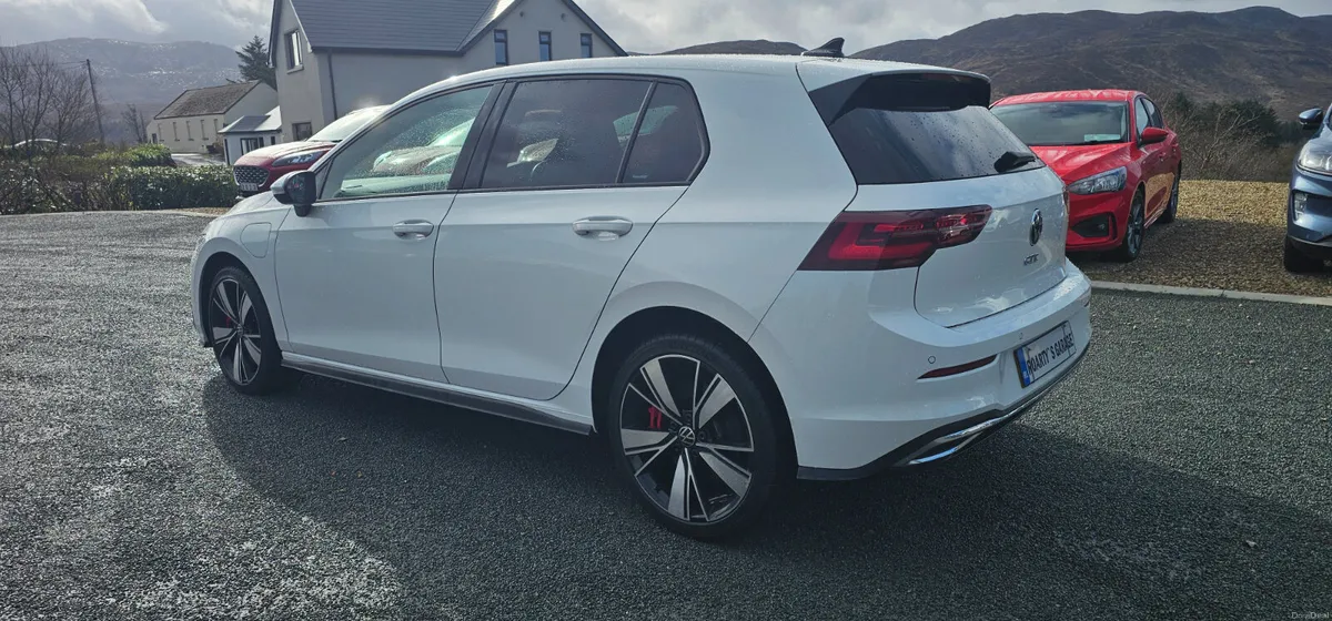 Volkswagen Golf 1.4 TSI GTE Petrol Hybrid 2023 - Image 4
