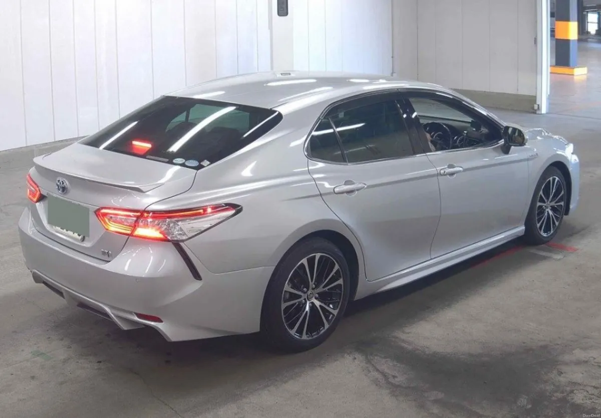 2019 Toyota Camry 2.5 WS Hybrid - Image 3