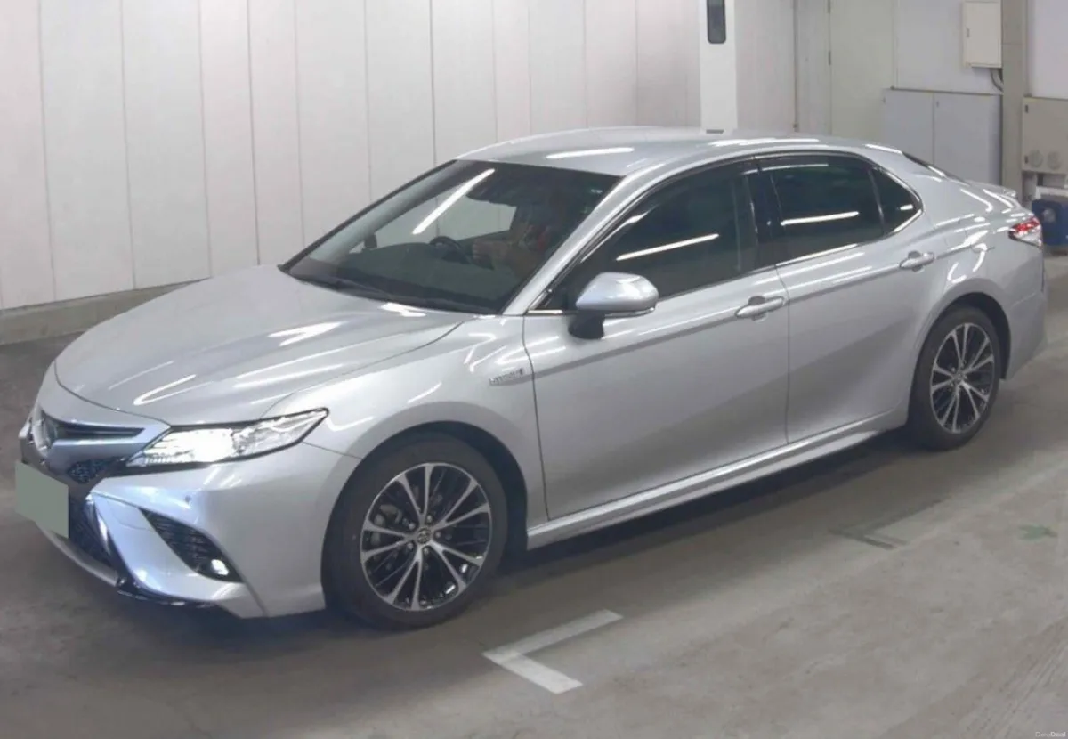 2019 Toyota Camry 2.5 WS Hybrid - Image 2