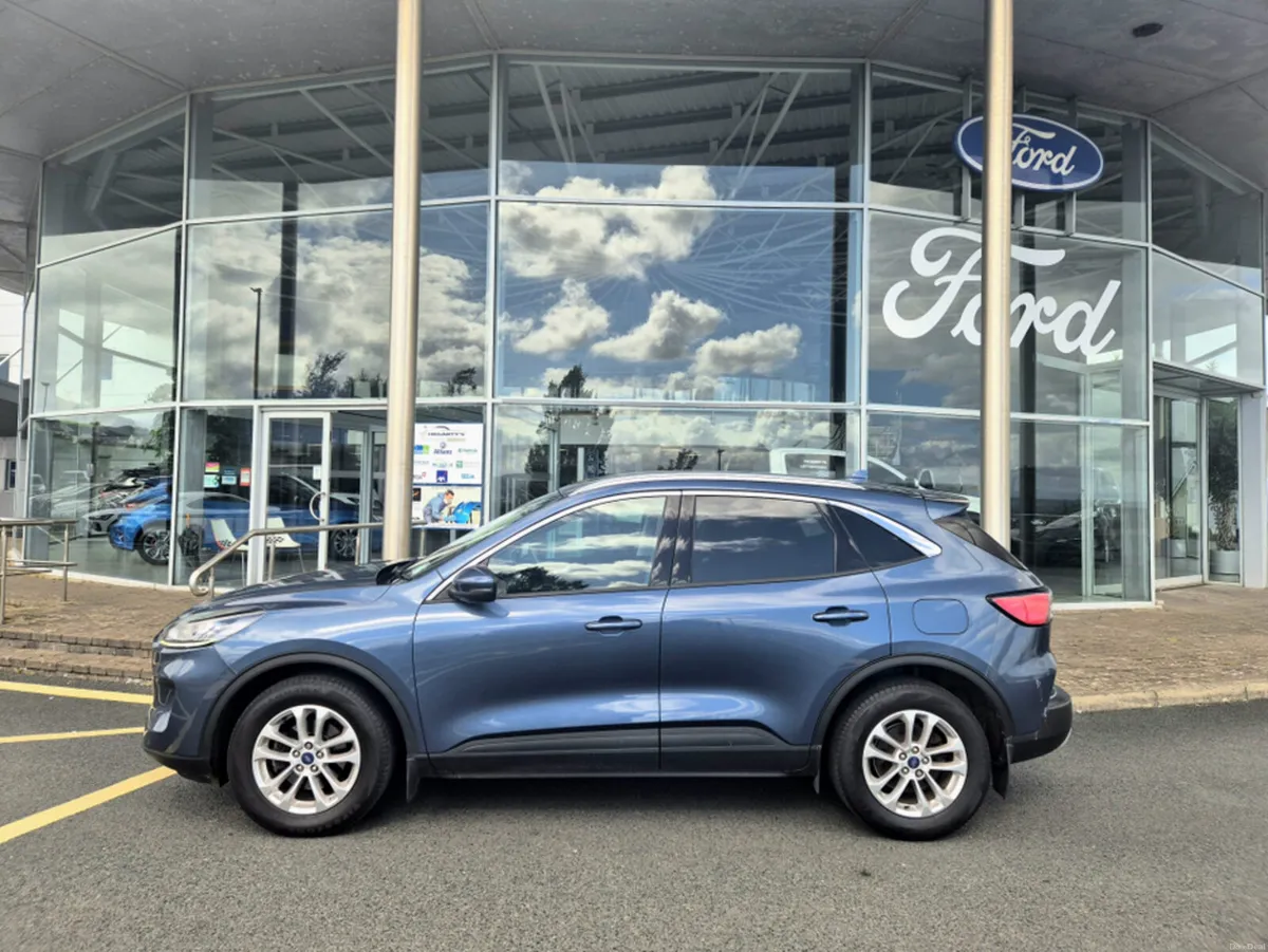 Ford Kuga TITANIUM 1.5TD 120PS - Image 2