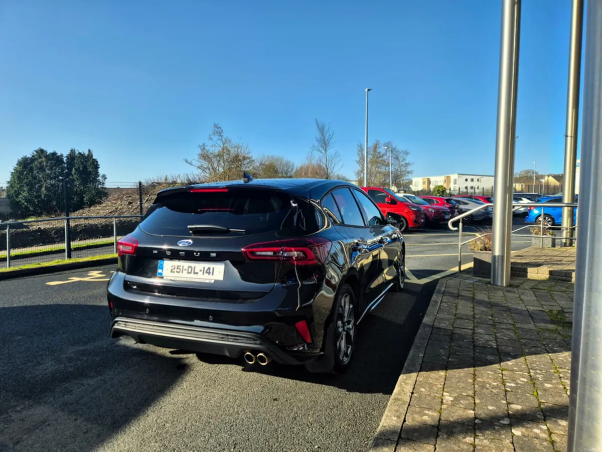Ford Focus ST-LINE 5DR 1.0T 125PS - Image 4
