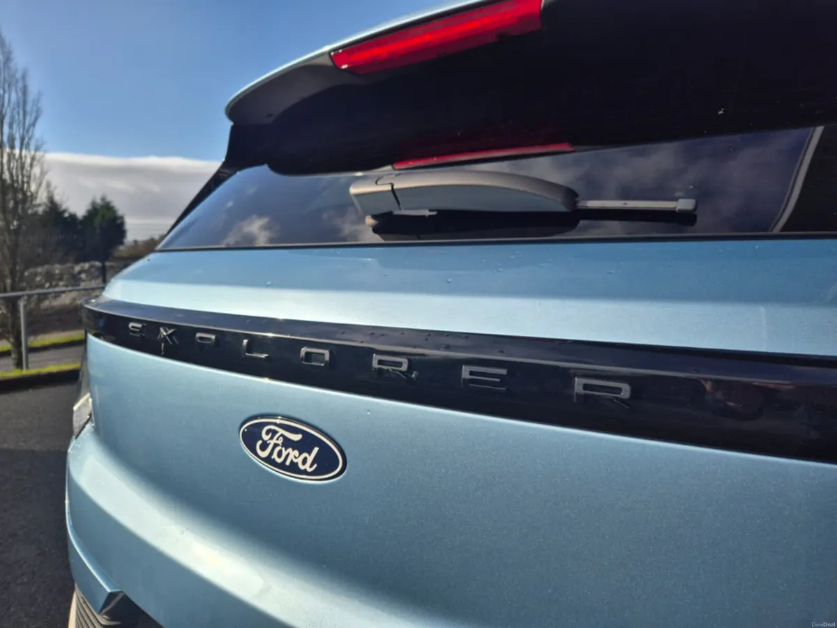 Ford Explorer SELECT 77KWH EXTENDED RANGE - Image 5