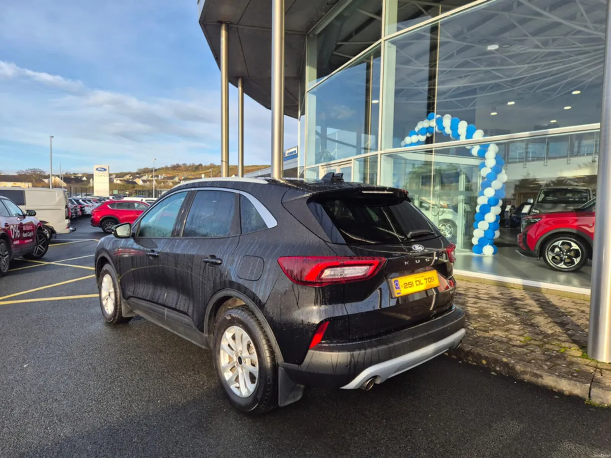 Ford Kuga TITANIUM 5DR 2.5L PHEV 225PS AUTO - Image 4