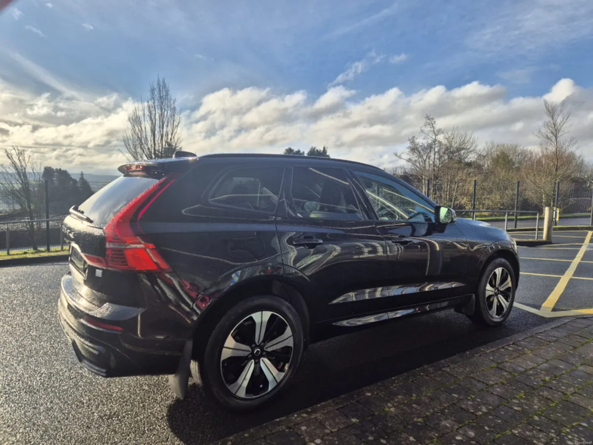 Volvo XC60 T6 PHEV PLUS DARK AWD 5DR AUTO - Image 3
