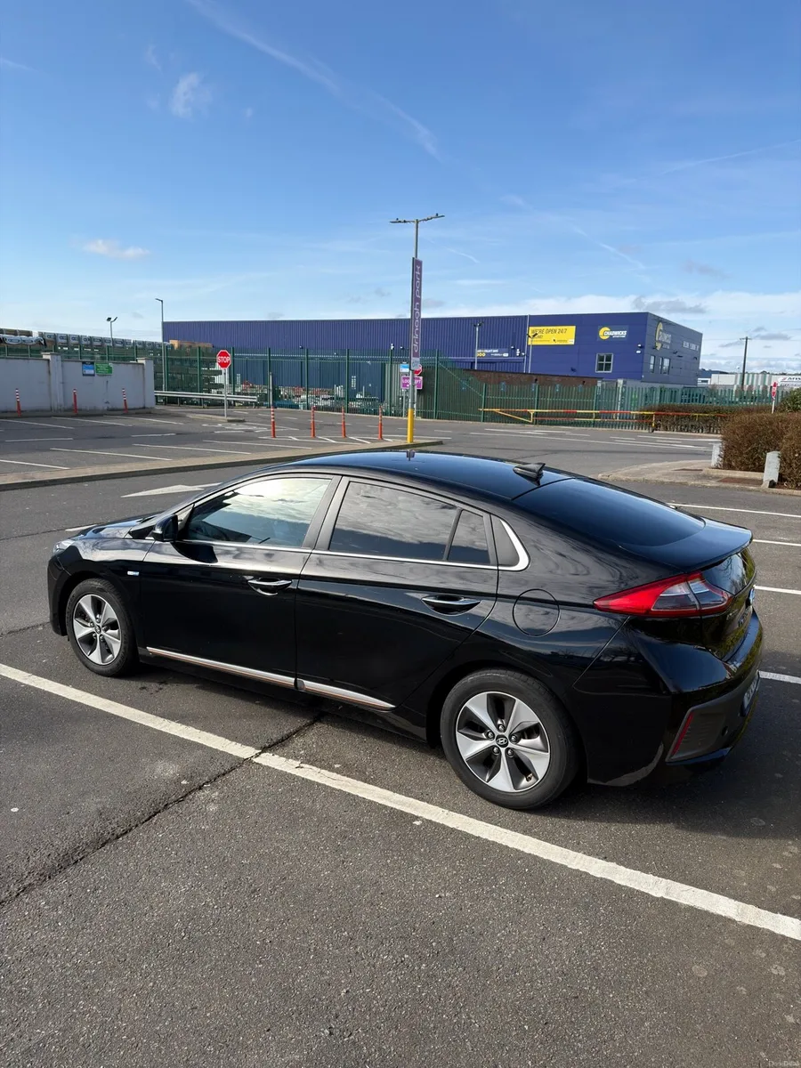 2019 Hyundai Ioniq Nct/Tax/perfect - Image 1