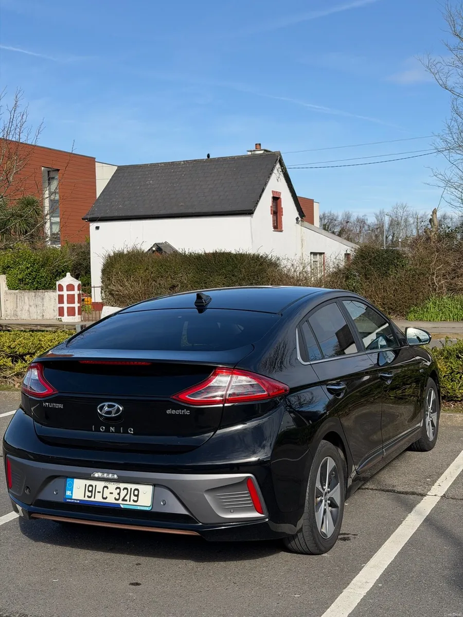 2019 Hyundai Ioniq Nct/Tax/perfect - Image 4